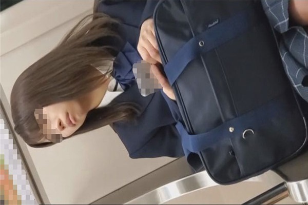 FC2-PPV 1334065 PopJav Individual shot Prefectural commercial department Slender G cup upside down taken at the station and handjob ejaculation at the hotel total 30 minutes - Server 1